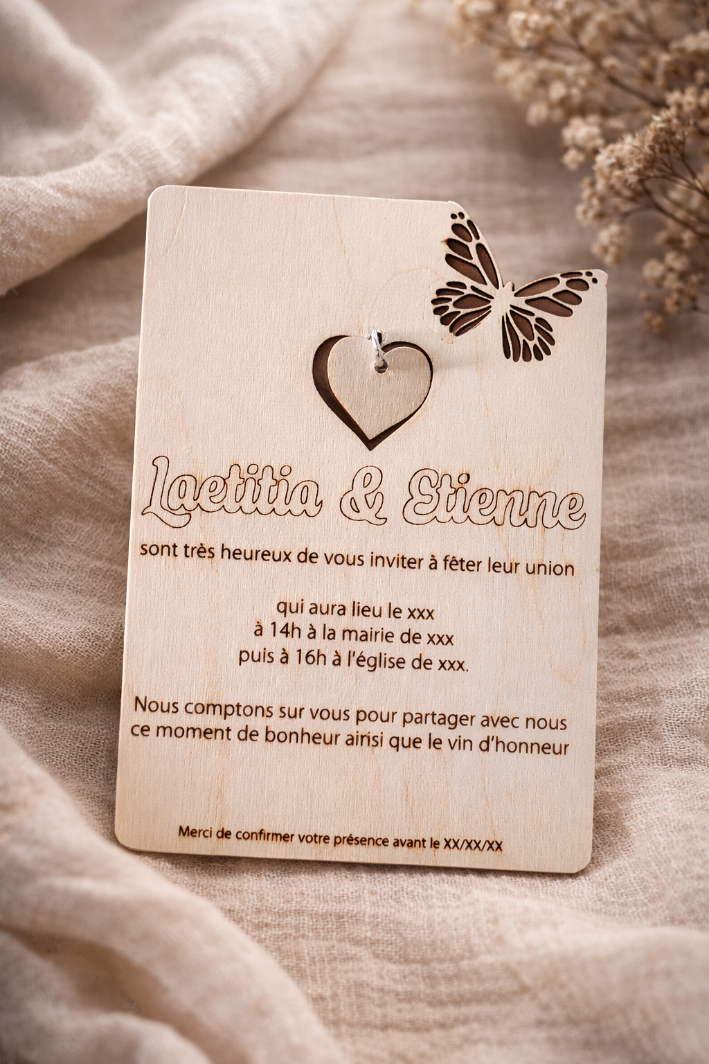 Faire-part de mariage en bois personnalisé