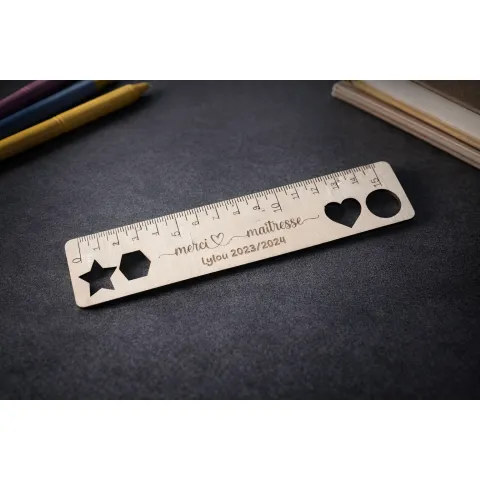 Règle en bois personnalisée – Cadeau de fin d’année