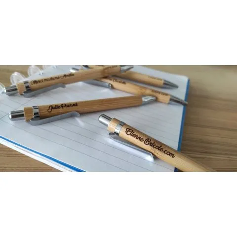 Stylo en bois personnalisé gravé