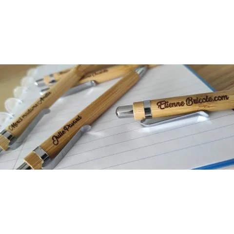 Stylo en bois personnalisé gravé