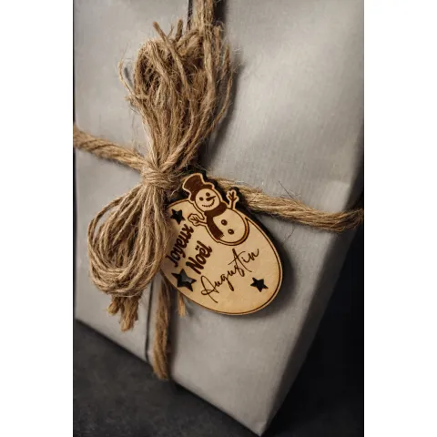 Étiquette cadeau en bois personnalisée – Joyeux Noël