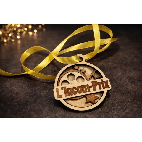 Médaille décorative en bois personnalisée